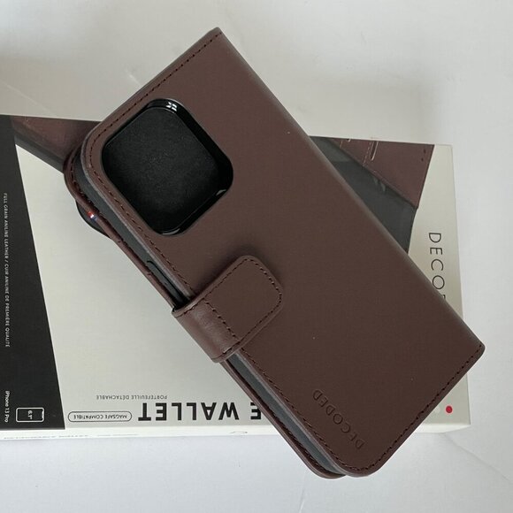 Decoded iPhone 13 Pro Brown Leather Folio MagSafe Wallet Case Detachable - Picture 4 of 11